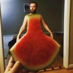 夏天吃瓜拍照姿势,拍出清凉时尚瞬间