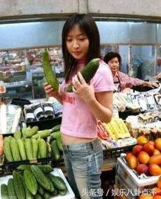 吃瓜群众靓女,魅力四溢，引人瞩目