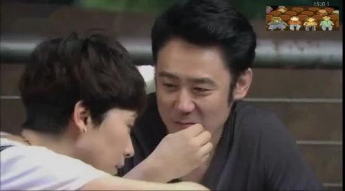 美女和大叔吃瓜,美女与大叔的瓜田奇遇记